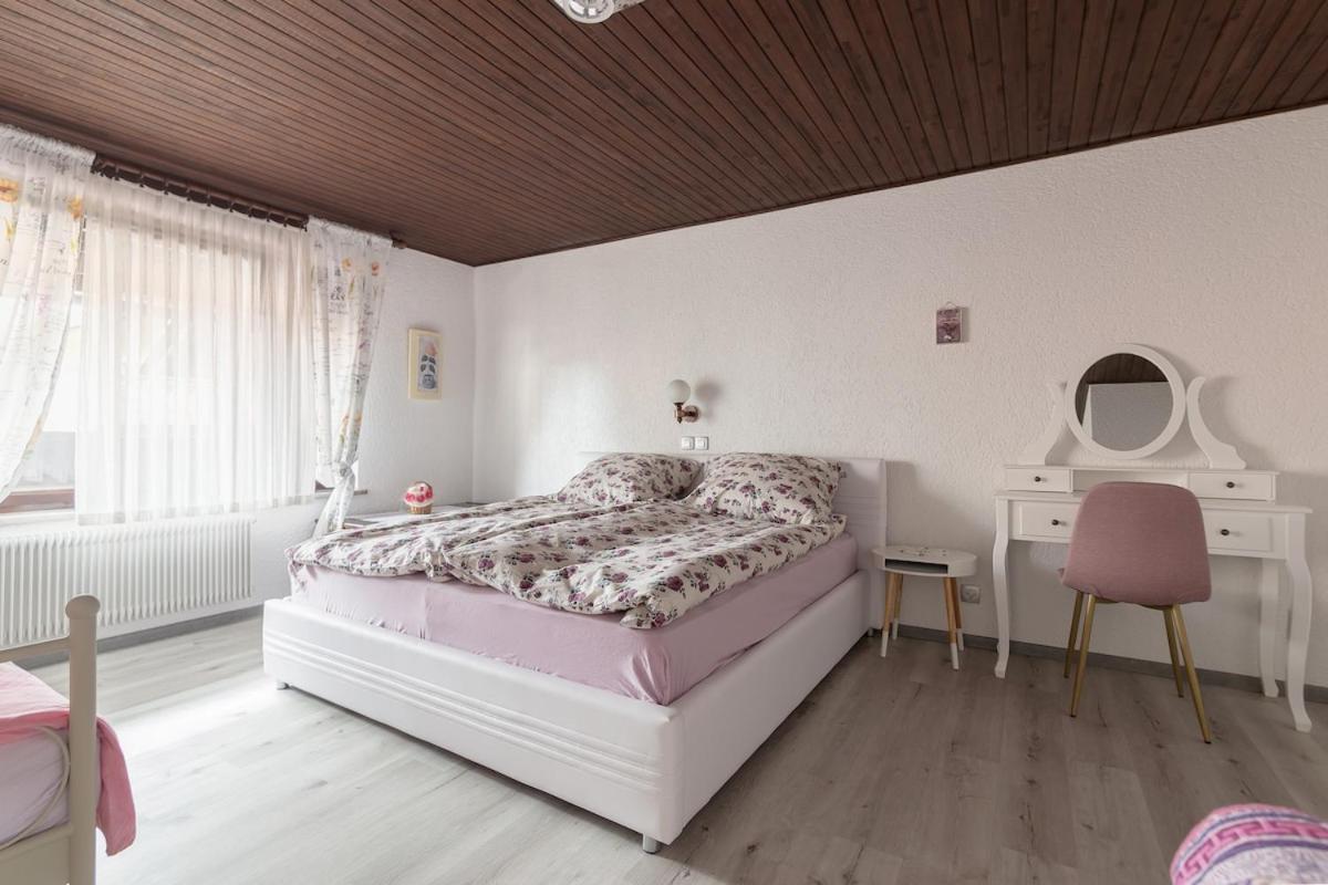 Family Apartment Nakiteya Любляна Екстериор снимка