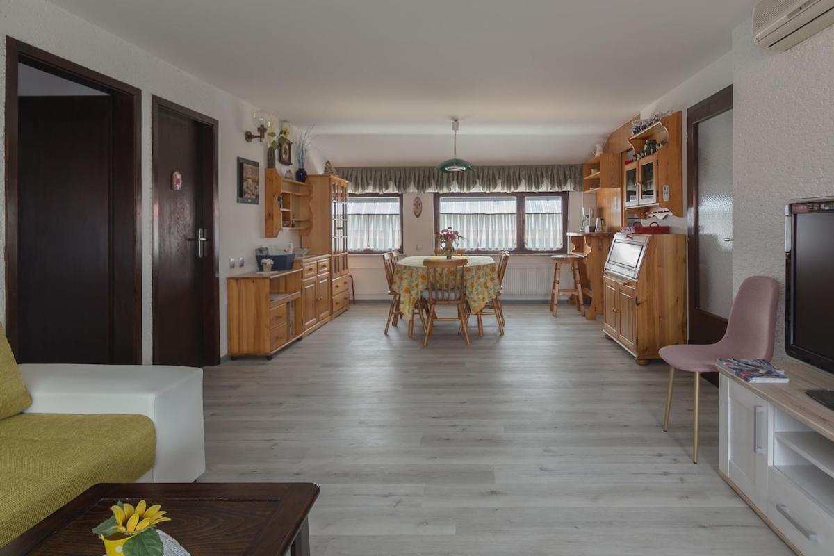 Family Apartment Nakiteya Любляна Екстериор снимка