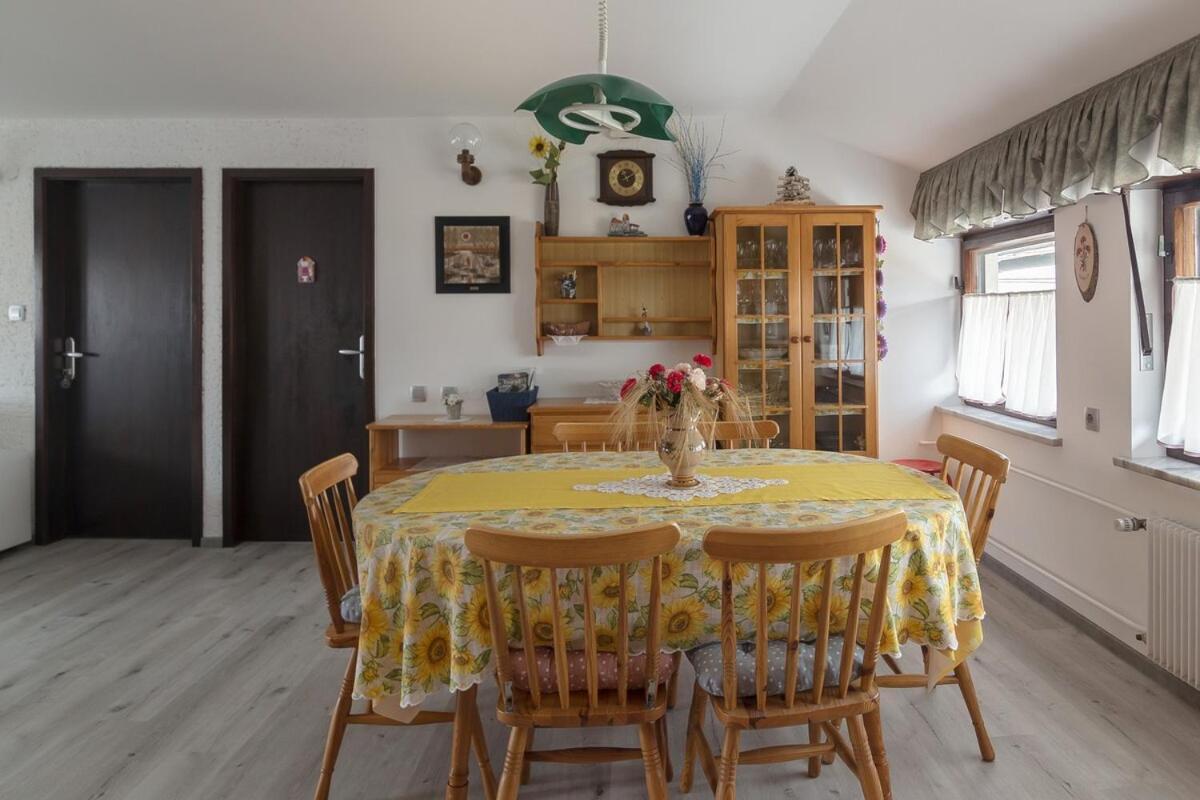 Family Apartment Nakiteya Любляна Екстериор снимка